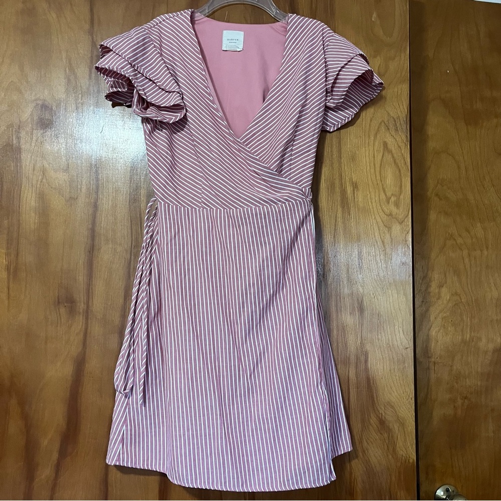 Harper Heritage Francesca’s pink white striped ruffle shoulder wrap dress medium